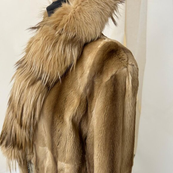 Vintage gorgeous preloved- FUR  - MINK PLUKED WITH fox COLLARD - Picture 2 of 6